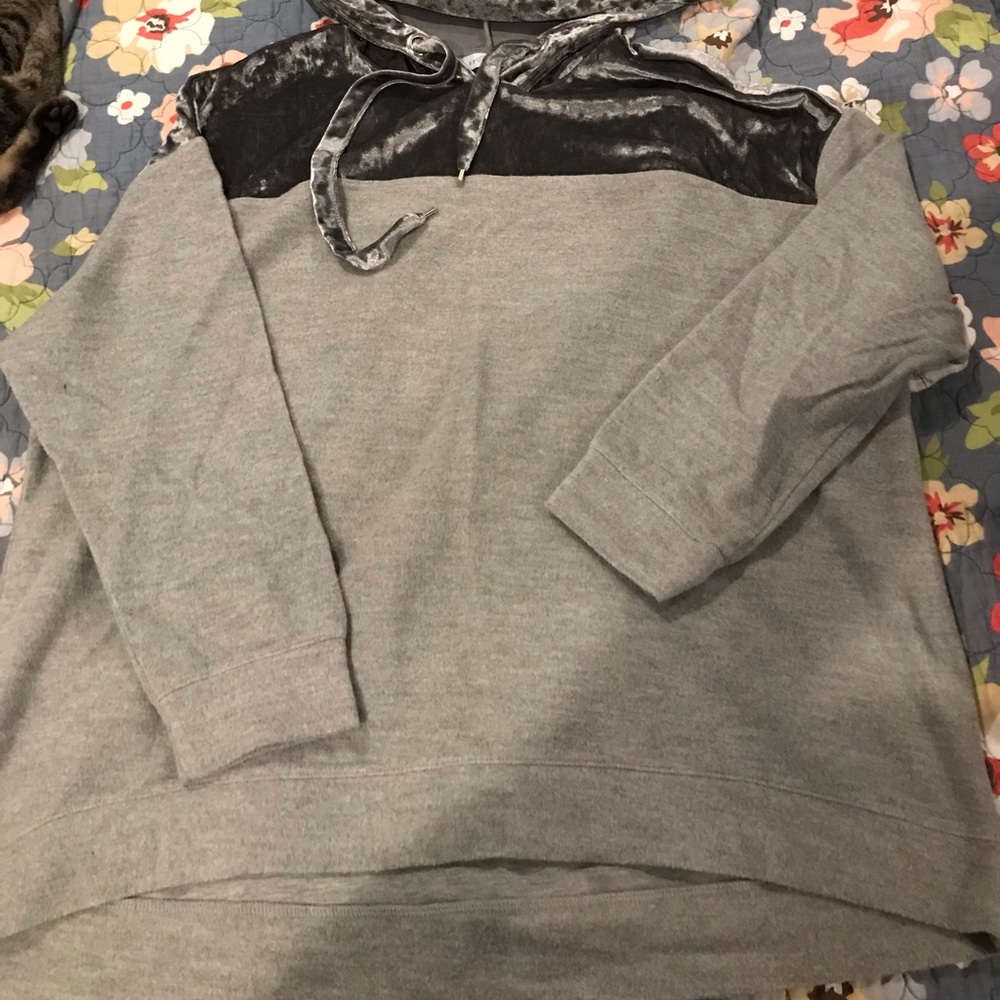Size 1X women’s hoodie